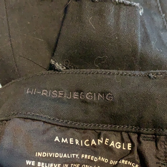 American Eagle Outfitters Black Distressed Hi-Rise Jeggings - Picture 5 of 10